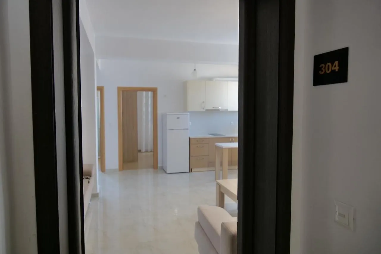 Golden Berden Boutique Apart-Hotel Cuke Hotel