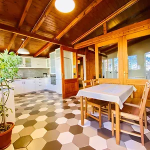 https://tirana-experience-bnb.hotels-in-tirana.com